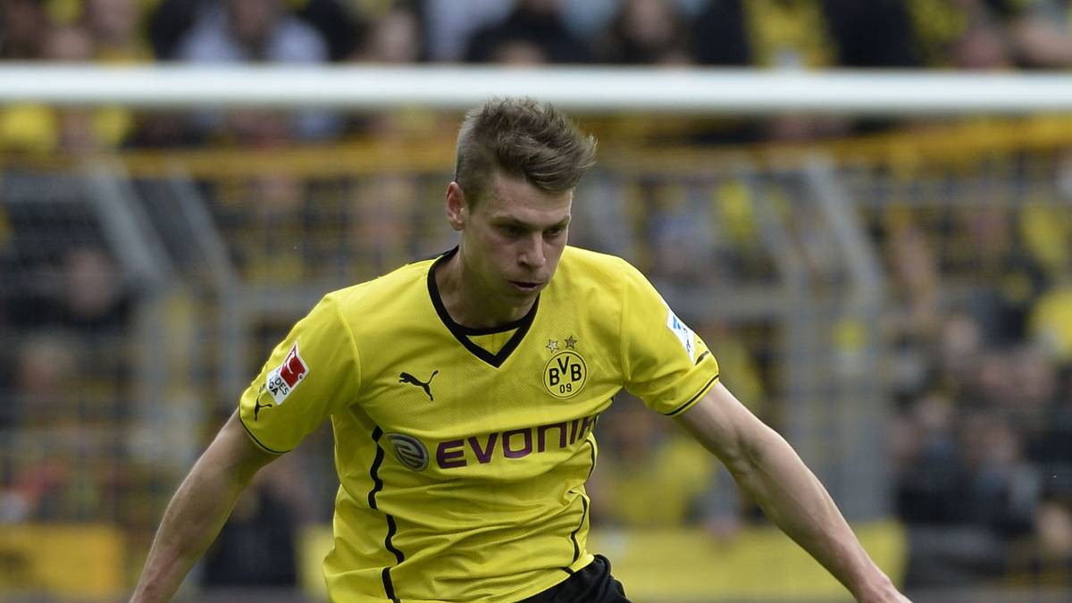 LUKASZ PISZCZEK: Fehlt seit Wochen wegen eines Außenbandanrisses im Knie. Wirkte davor nicht mehr so souverän. Vielleicht nagt auch das Alter am 32 Jahre alten Polen, der von seinem großen Engagement und seinen Vorstößen auf der rechten Seite lebt