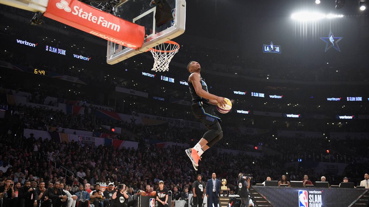 Smith Jr. witterte nach dem Contest Betrug. Sein "Double Pump", bei dem er in der Luft mit dem Rücken zum Korb den Ball erst zum Ring und dann noch einmal nach unten zog, um dann krachend zu vollenden, brachte ihm nur 39 Punkte ein