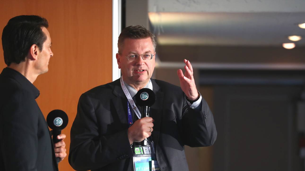 DFB-Boss Grindel über Gegner Italien