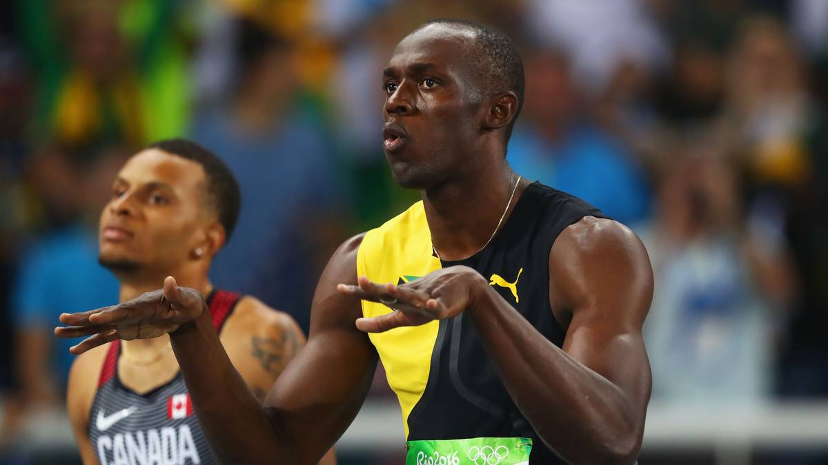 Vor dem Start ist bei Bolt von Nervosität keine Spur. Während seine Gegner sich auf den Sport fokussieren, macht der Jamaikaner noch Faxen
