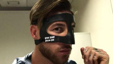 Sergio Ramos spielt nach seinem Nasenbeinbruch mit einer Maske