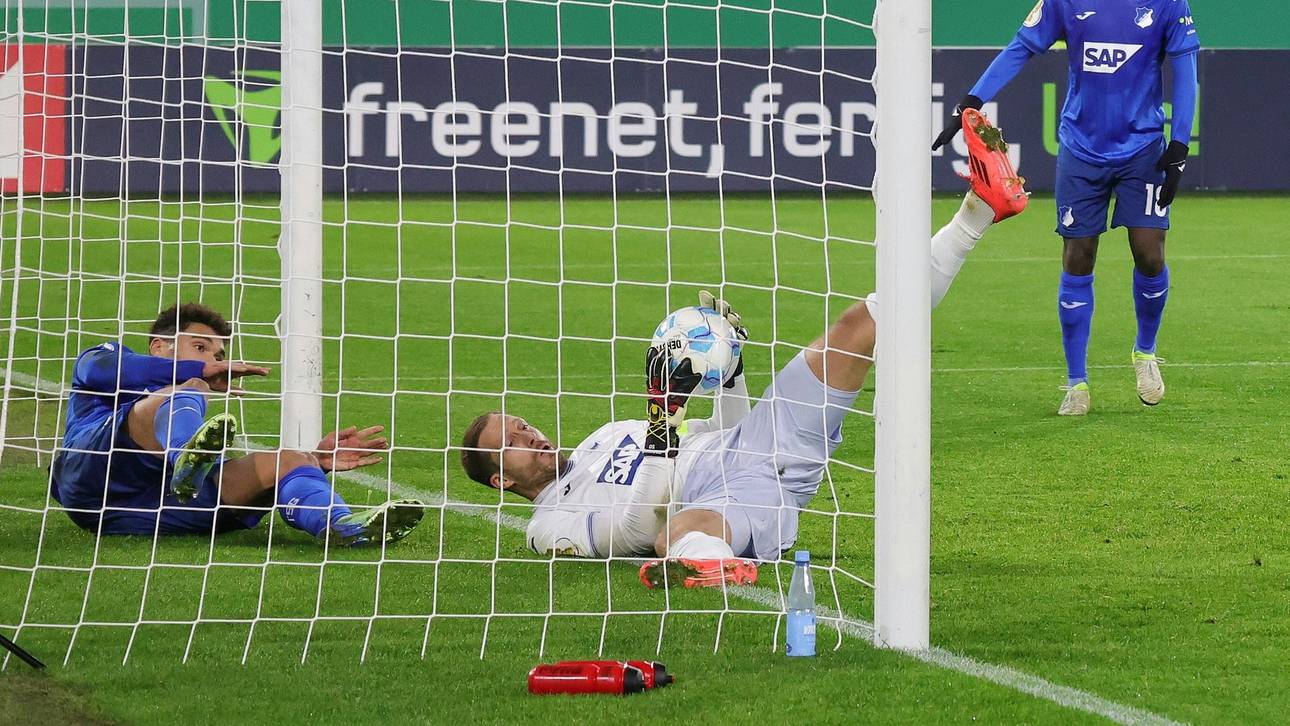 Baumanns Patzer und Joker Wind: Wolfsburg im Viertelfinale