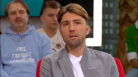 Im SPORT1-Doppelpass erzählt Kevin Kampl die kuriose Geschichte, wie sein Sohn zur Welt kam. 
