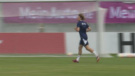 Mit Alex Kral hat der FC Schalke 04 bereits seinen elften Neuzugang präsentiert. Besonders dessen Haarpracht ist auffällig. Für Rouven Schröder könnte er nicht nur deswegen Potenzial zum Publikumsliebling haben.