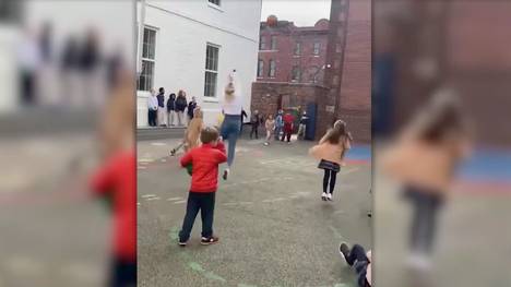 Kathleen Fitzpatrick ist keine ganz normale Lehrerin, sondern spielte bereits professionell Basketball. Während der Pause einer Grundschule in Washington stellt sie ihr Können eindrucksvoll unter Beweis.