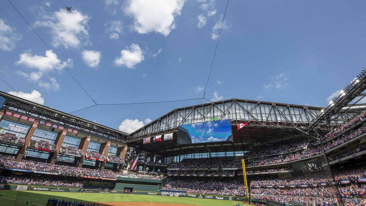MLB: Texas Rangers spielen vor vollem Stadion - trotz Covid-19