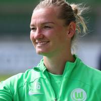 Ein Jahrzehnt nach dem Triple spielen die Fußballerinnen des VfL Wolfsburg um den dritten Champions-League-Triumph. Für Alexandra Popp etwas Besonderes.