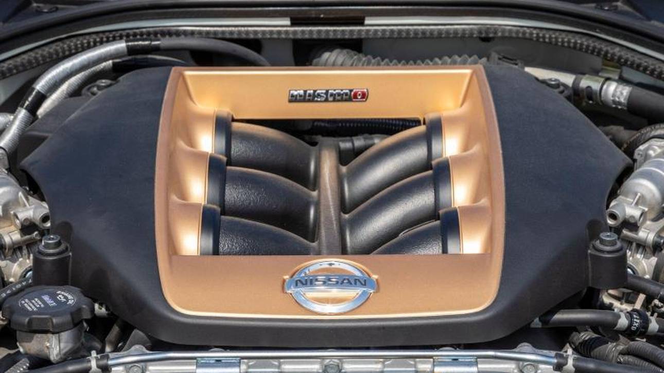 Unter der Haube steckt der bekannte V6-Turbo mit 3,8 Litern Hubraum
