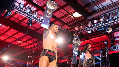 Cesaro (l.) und Shinsuke Nakamura setzten bei WWE SmackDown ein Ausrufezeichen