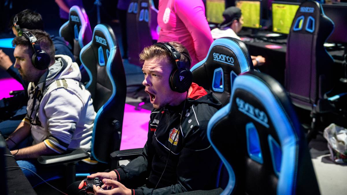 PLATZ 8 - M4RV (BAYER 04): Der Leverkusener muss zeigen, dass die Finalteilnahme in Amsterdam kein One-Hit-Wonder war. In FIFA 18 konnte Hintz bislang noch nicht so recht glänzen, doch bei den Global Series Playoffs zeigte er, dass international mit ihm zu rechnen ist