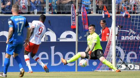 Die Top 10 Torwartparaden vom Wochenende aus der 2.Bundesliga, unter anderem mit Kevin Müller, Marius Gersbeck, Carl Klaus und Ron-Robert Zieler