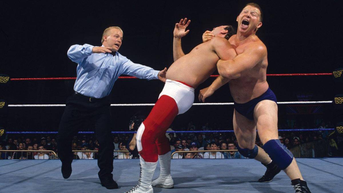In den Neunzigern kehrte Backlund nochmal in die WWF zurück - und stieg in einer neuen Rolle als psychopathischer Bösewicht "Mr. Bob Backlund" mit einem Sieg über Bret Hart noch einmal kurz zum Titelträger auf