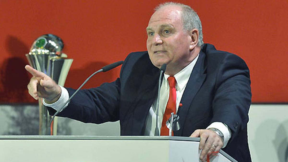 2012 nimmt Uli Hoeneß dann David Alaba aufs Korn. Der Bayern-Präsident spricht von einem Dialog mit dem Österreicher. Er hat ihn als Partygänger in Verdacht, der mit Franck Ribery um die Häuser zieht