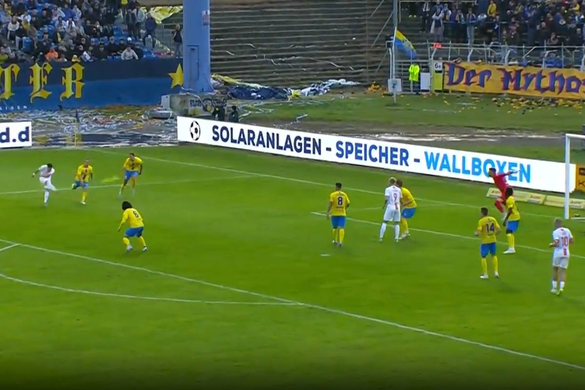 Die Highlights der Partie 1. FC Lokomotive Leipzig - TSV Havelse aus der Drittliga-Relegation im Video.