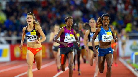 Genzebe Dibaba (r.) stellte in Stockholm einen neuen Weltrekord auf