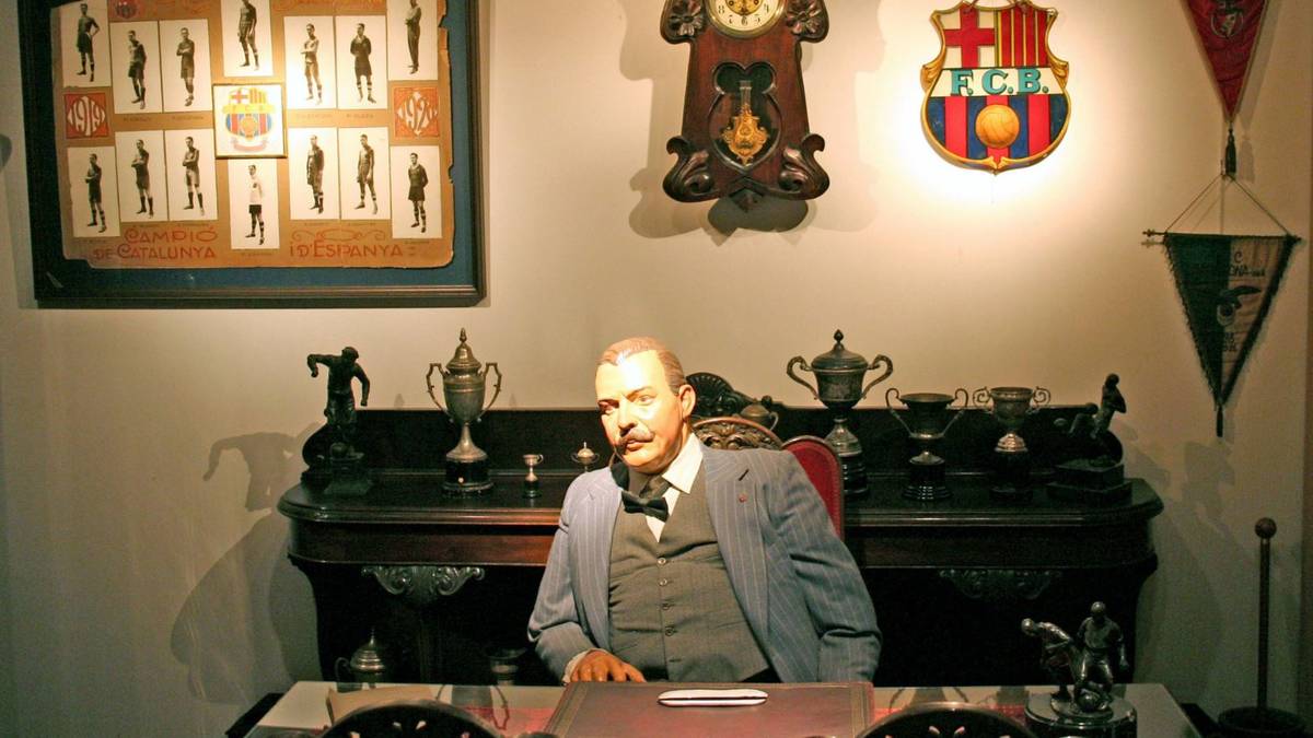 Der FC Barcelona feierte 2019 seinen 120. Geburtstag. Nachdem der Klub am 29. November 1899 vom Schweizer Hans Gamper gegründet wurde, bestritt er am 8. Dezember 1899 sein erstes Spiel im Velodromo de la Bonanova. 
