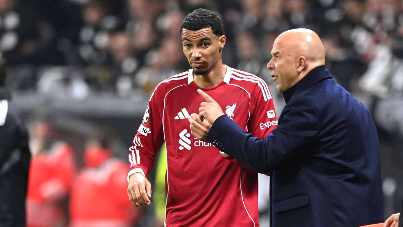 Hugo Ekitiké hätte einen Elfmeter bekommen müssen, meint Arne Slot