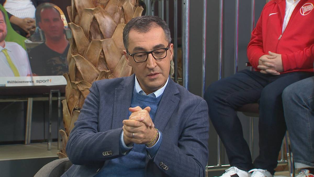 CHECK24 Doppelpass: Cem Özdemir spricht über die Umverteilung der TV-Gelder