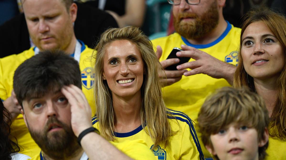 Vor der Partie in Sotschi ist die Laune bei den schwedischen Fans noch bestens