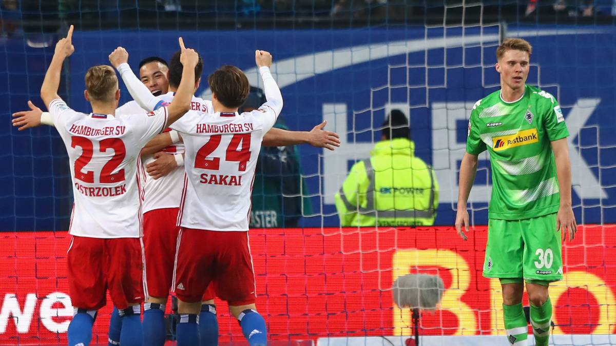 Der dritte HSV-Treffer an diesem Abend zählt dann aber. Filip Kostic köpft eine Flanke an den Innenpfosten und von dort ins Tor. Hamburg ist wieder im Spiel