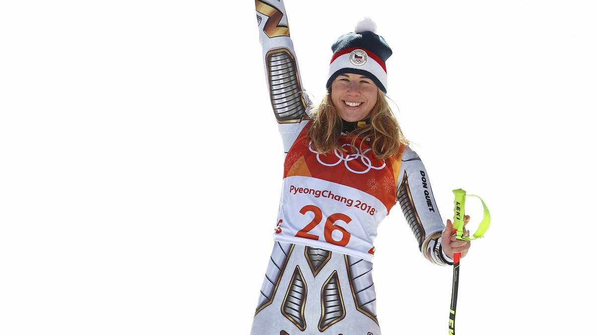 TOP - ESTER LEDECKA: Die Tschechin sorgt für DIE Sensation dieser Spiele. Als Snowboard-Weltmeisterin tritt sie im Super-G an und holt mit einer überragenden Fahrt die Goldmedaille. Die Weltspitze um Anna Veith, Tina Weirather, Lara Gut und Lindsey Vonn lässt sie hinter sich