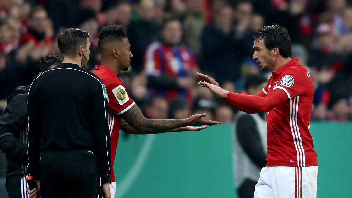 INNENVERTEIDIGER: Die defensive Mitte mit dem Weltmeisterduo Mats Hummels und Jerome Boateng gehört sicher auch nicht dazu. Doch in der wichtigsten Saisonphase mussten gleich beide Hünen angeschlagen spielen