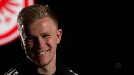 Jonathan Burkhardt spricht über seinen Start bei Eintracht Frankfurt, die Auszeichnung zum Bundesligaspieler des Monats und seinen Ex-Klub Mainz 05.