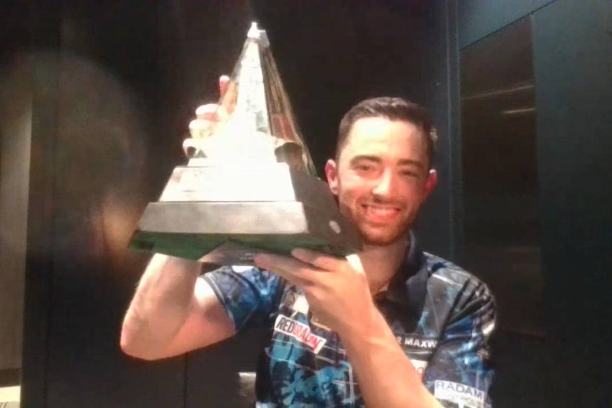 Luke Humphries ist Premier-League-Sieger 2025 und vollendet die Triple Crown bestehend aus Premier League, Weltmeisterschaft und World Matchplay. So viel bedeutet es dem neuen Champion.