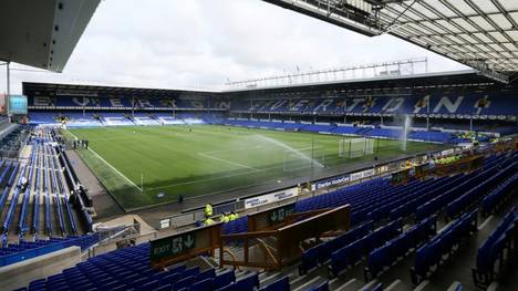 Everton suspendiert Spieler wegen Ermittlungen