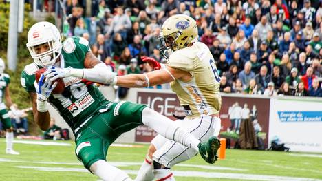 Aurieus Adegbesan steht mit den Schwäbisch Hall Unicorns im Finale