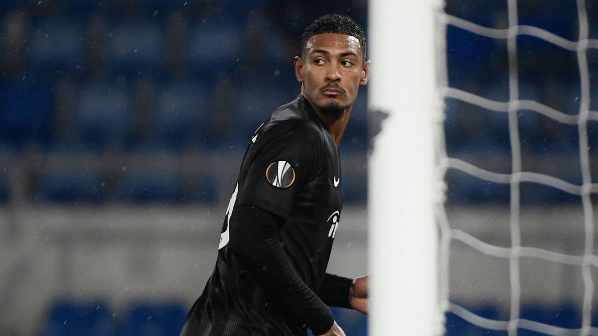 PLATZ 15 - EINTRACHT FRANKFURT: Seine Verpflichtung hat sich für die Hessen definitiv ausgezahlt - Sebastien Haller wechselte im Sommer 2017 für 7 Millionen Euro vom FC Utrecht zur Eintracht und erzielte in seiner ersten Bundesligasaison in 31 Spielen neun Tore