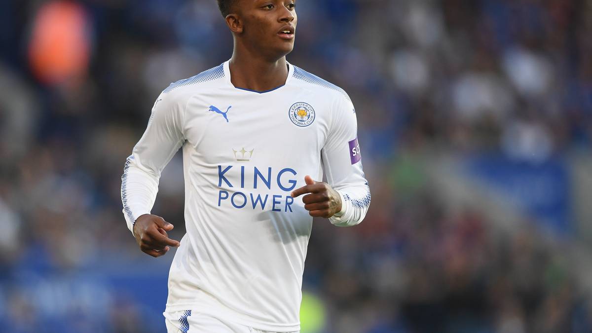 DEMARAI GREY (Leicester City): Auch der 21-jährige Engländer wird immer wieder gehandelt. Ein Rechtsfuß, der bevorzugt über die linke Seite kommt. Erinnert in seiner Spielfreude tatsächlich etwas an Dembele - nur nicht ganz auf dessen Niveau