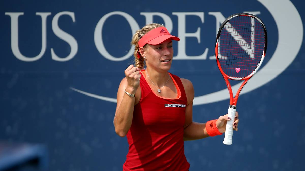 Erfreulich verläuft der Tag aus deutscher Sicht. Angelique Kerber jubelt nach ihrem Sieg gegen Karin Knapp aus Italien