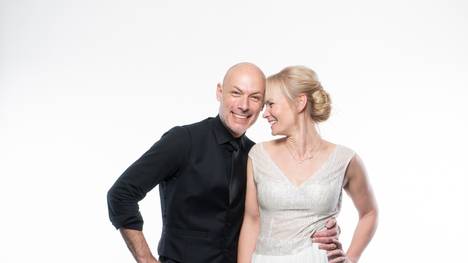 Die 42-Jährige gab in der Länderspielpause ihrem langjährigen Lebensgefährten, dem ehemaligen englischen Spitzenschiedsrichter Howard Webb, das Ja-Wort. 