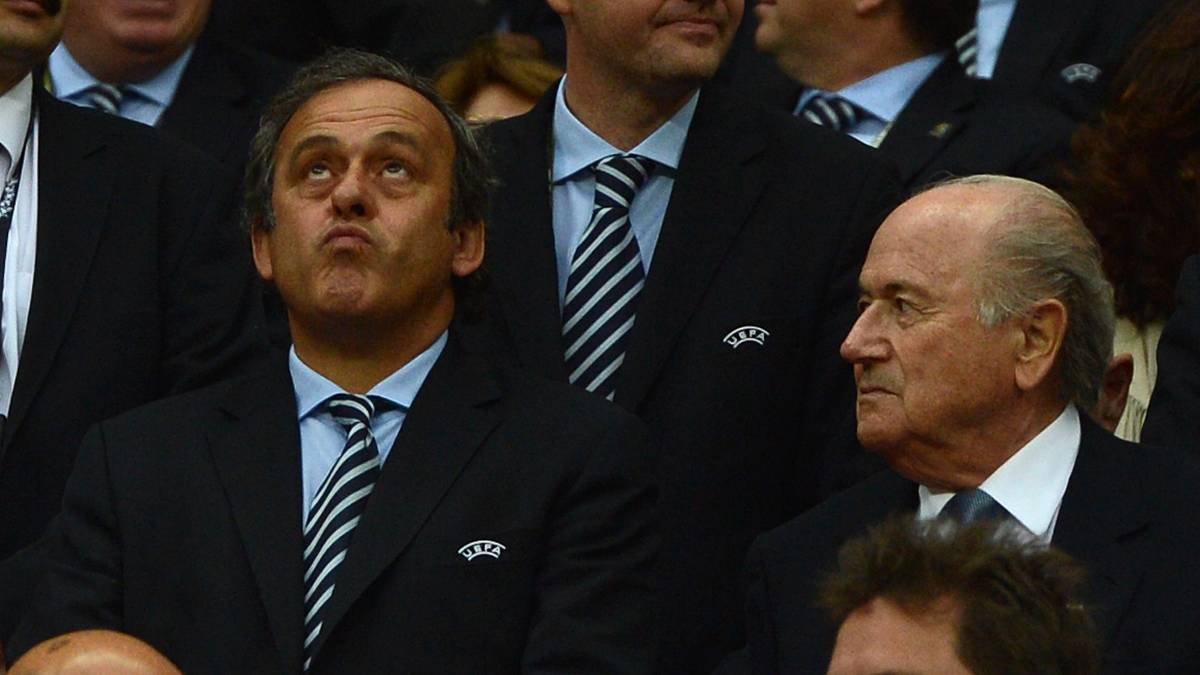 Freunde werden sie wohl nicht mehr: FIFA-Präsident Sepp Blatter (r.) und UEFA-Boss Michel Platini