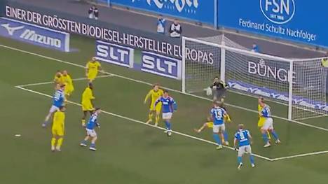 Die Highlights der Partie Hansa Rostock - 1. FC Saarbrücken aus der 3. Liga im Video.