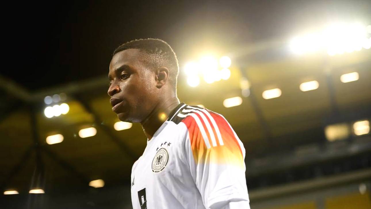 Die Frage nach Youssoufa Moukokos Alter sorgt einmal mehr für Schlagzeilen 