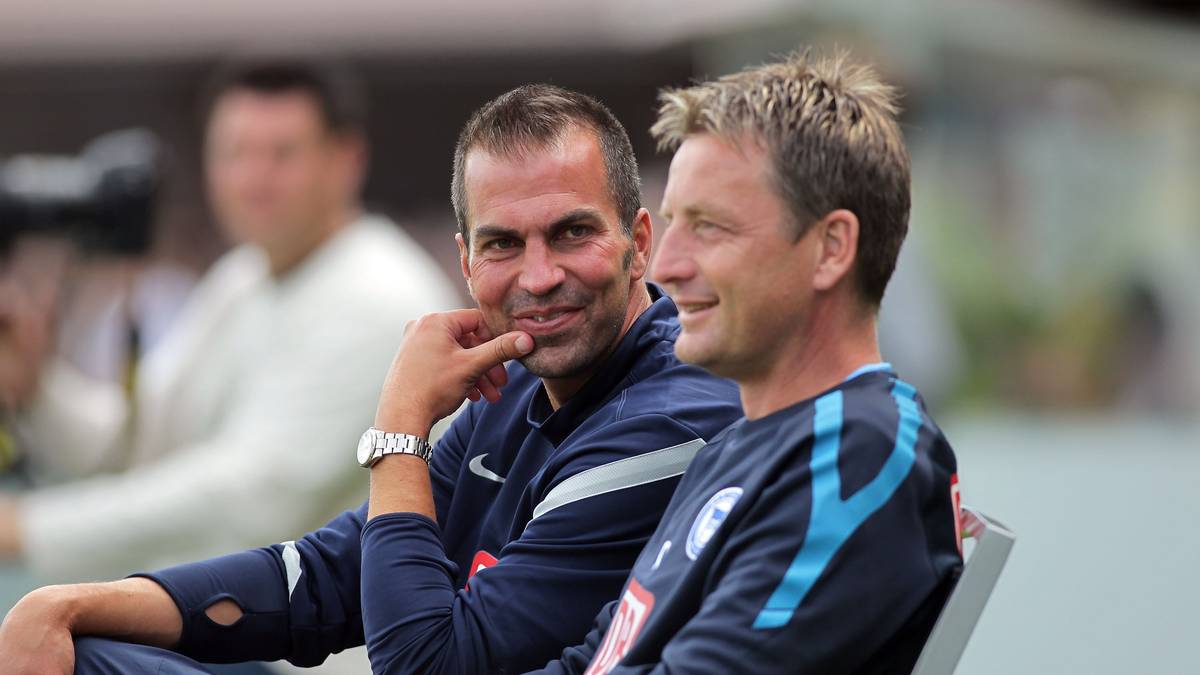 Die Co-Trainer-Karriere von RAINER WIDMAYER war auch lange mit einem Chef verbunden: Er folgte Markus Babbel vom VfB Stuttgart über Hertha BSC bis nach Hoffenheim. 2015 erhörte er dann aber den Ruf eines alten Schützlings ...