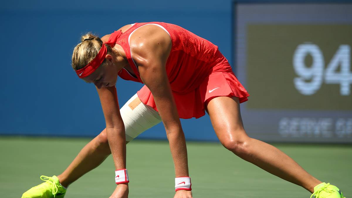 Und dann wird das Match eine ganz enge Kiste: Lange will sich kein Break einstellen - und Kvitova, kürzlich erst vom Pfeifferschen Drüsenfieber genesen und erstmals in einem Viertelfinale bei den US Open, stößt körperlich so langsam an seine Grenzen