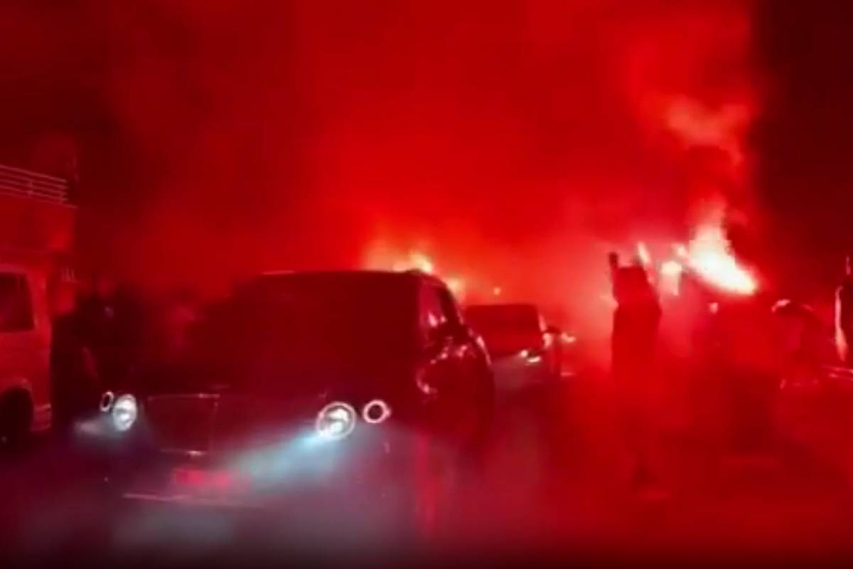 Sane steht kurz vor einem Wechsel zu Galatasaray Istanbul. Bei seiner Ankunft mitten in der Nacht wurde ihm ein unbeschreiblicher Empfang geboten.