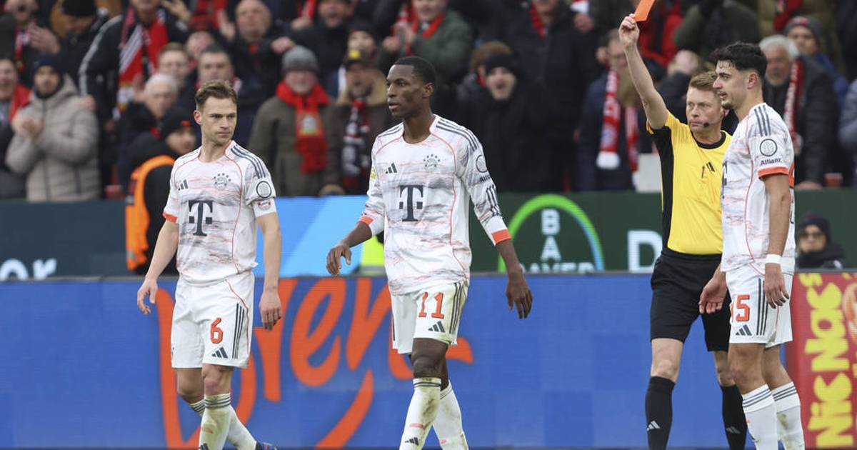 FC Bayern: Schlimmes Foul – Rot für Nicolas Jackson!