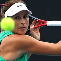 Tennisspielerin Tatjana Maria scheitert auch beim WTA-Turnier in Dubai erneut früh, bleibt gegen eine Ukrainerin chancenlos.