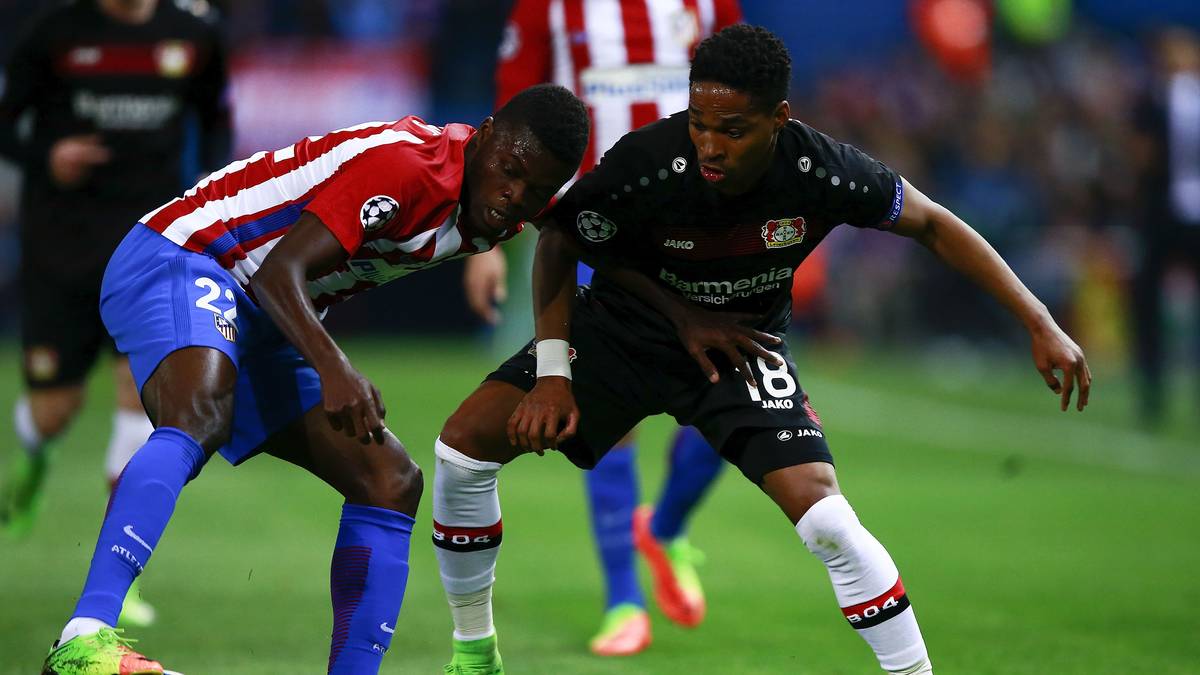 WENDELL: Hatte die meisten Ballkontakte der Werkself, versuchte immer wieder auch in der Offensive Akzente zu setzen. Griff bei der Schuhwahl aber offenbar daneben, rutschte mehrmals weg - SPORT1-Note: 3