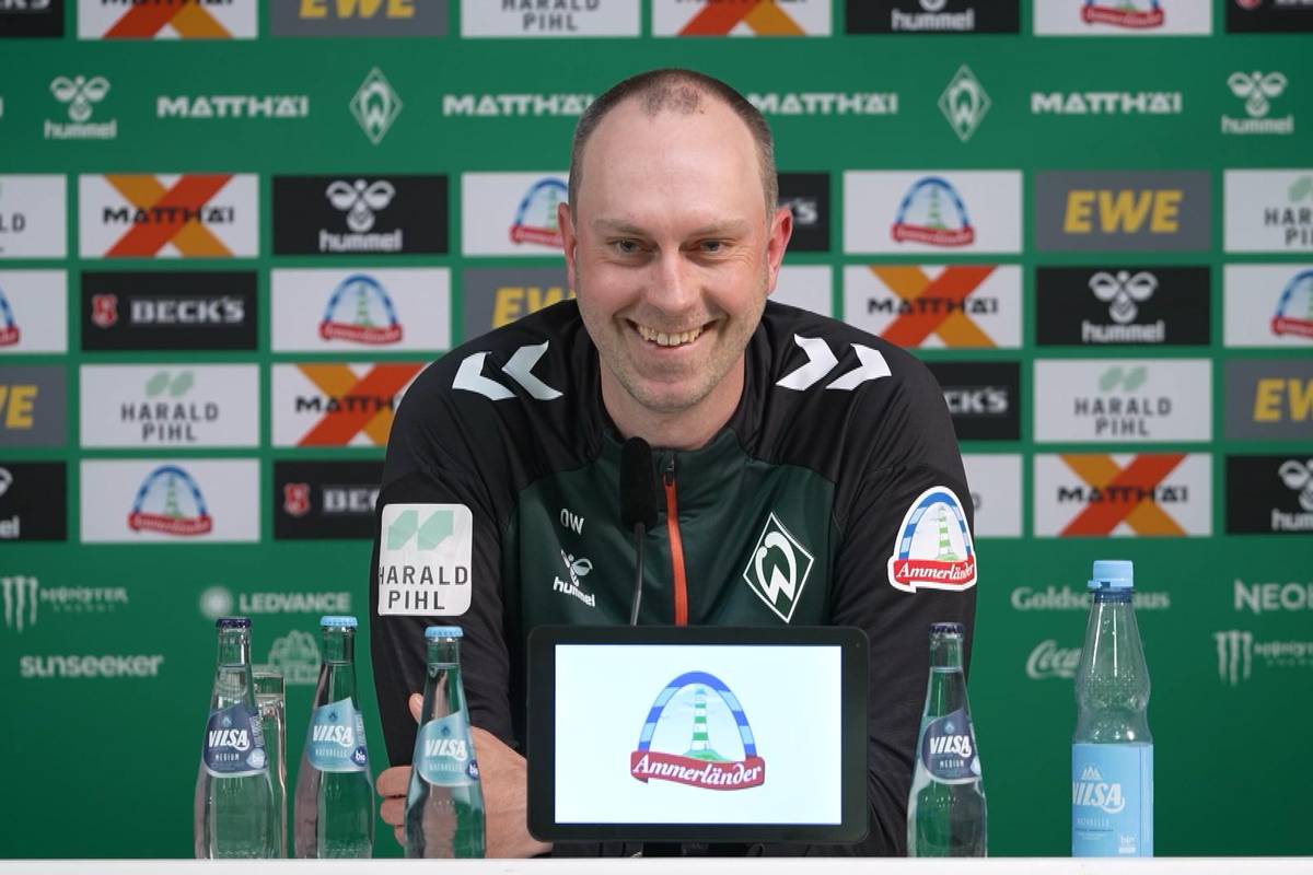 Werder Bremen hat zwei Spieltage vor Schluss immer noch die Chance auf das internationale Geschäft. Trägt Trainer Ole Werner im Fall der Fälle einen Anzug? Der Coach antwortet scherzhaft.
