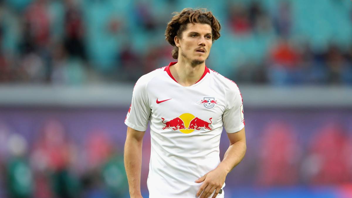 So sollte ein Wechsel zu Red Bull Salzburg verhindert werden. Doch der Brausehersteller angelte sich Sabitzer trotzdem: RB Leipzig kaufte den Offensivmann - und verlieh ihn einfach "hausintern" nach Salzburg. Später wechselte er fix nach Leipzig