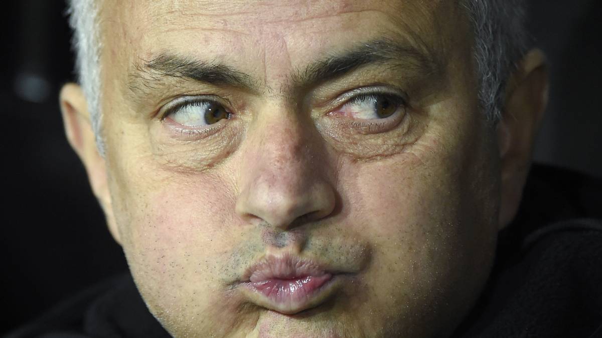 PLATZ 2 - JOSE MOURINHO (Manchester United, 31 Mio.): Aus "The Special One" wurde im verflixten 3. Jahr mal wieder "The Sacked One". Wie zuvor bei Chelsea, Real und Inter war in Manchester in der 3. Saison Schluss - fürstliche Einnahmen sind Mourinho trotzdem noch sicher