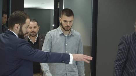 Der wegen Dopingverdachts gesperrte Profi Mario Vuskovic vom Hamburger SV bestreitet vor dem DFB-Sportgericht jegliches Fehlverhalten.
