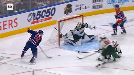 Deutsches Duell in der NHL: Nico Sturm und Minnesota sind zu Gast in Edmonton bei Leon Draisaitl. Dabei macht eine Szene zwischen den beiden Landsmännern den Unterschied. Am Ende ist es dann Wild-Goalie Wallstedt, der den Sieg festhält.