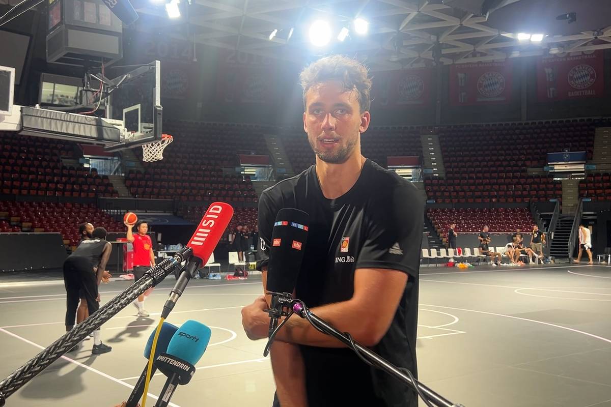 Eigentlich sind die Basketball-Brüder Franz und Moritz Wagner unzertrennlich. Weil Moritz mit einem Kreuzbandriss die Basketball-EM verpasst, befindet sich sein Bruder in einer "neuen" Situation.