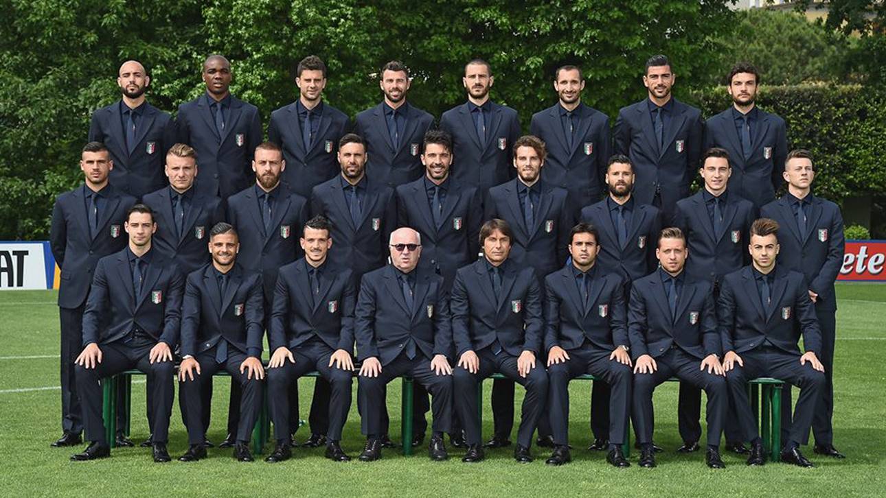 Italiens Fußballer als Men in Black